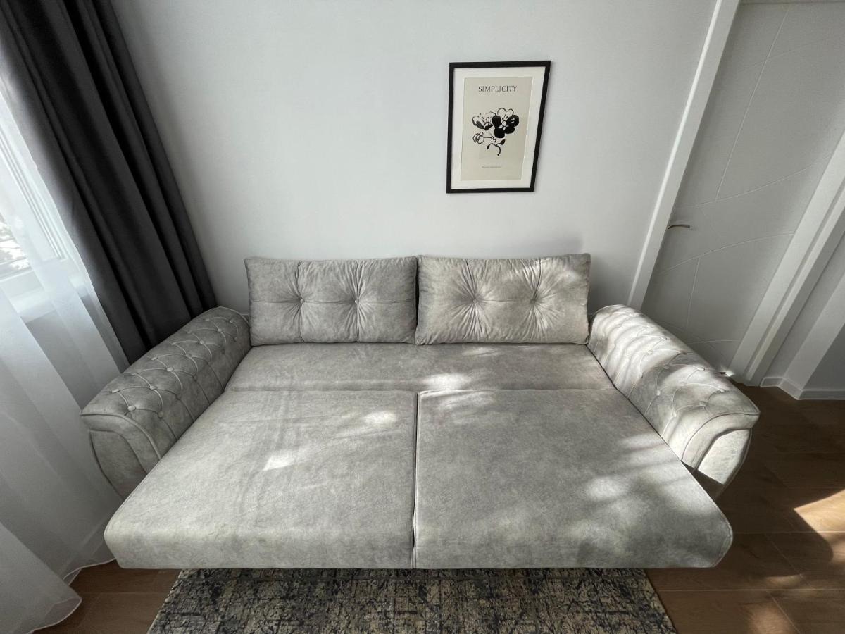 Vanquish Central Apartment Varna Bagian luar foto
