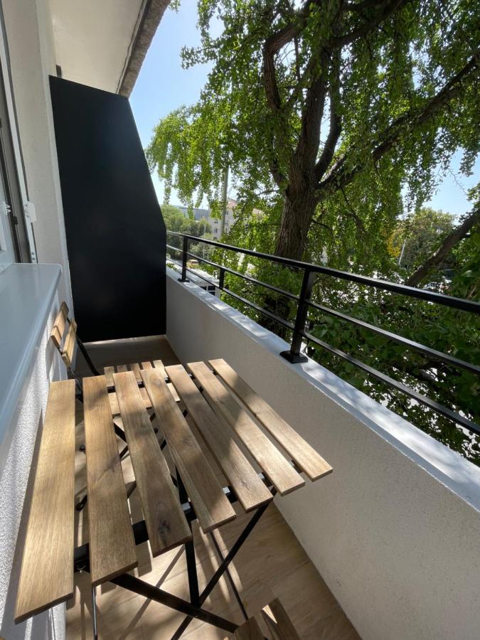 Vanquish Central Apartment Varna Bagian luar foto